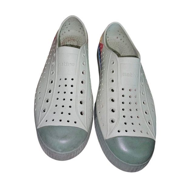 Native Shoes - Picture 2 of 6